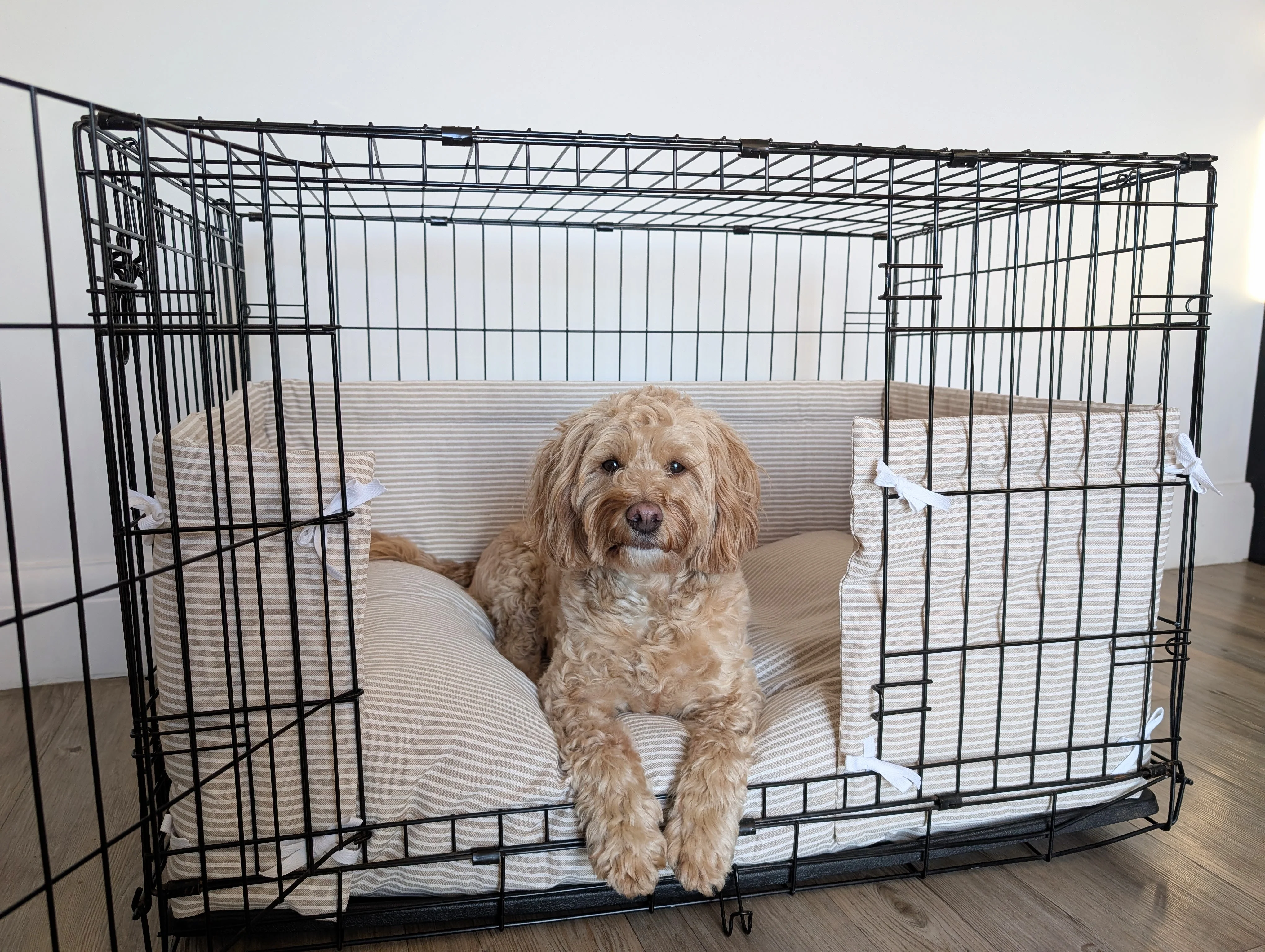 Dog crate bed and bumper set - White stripes design - Image 4