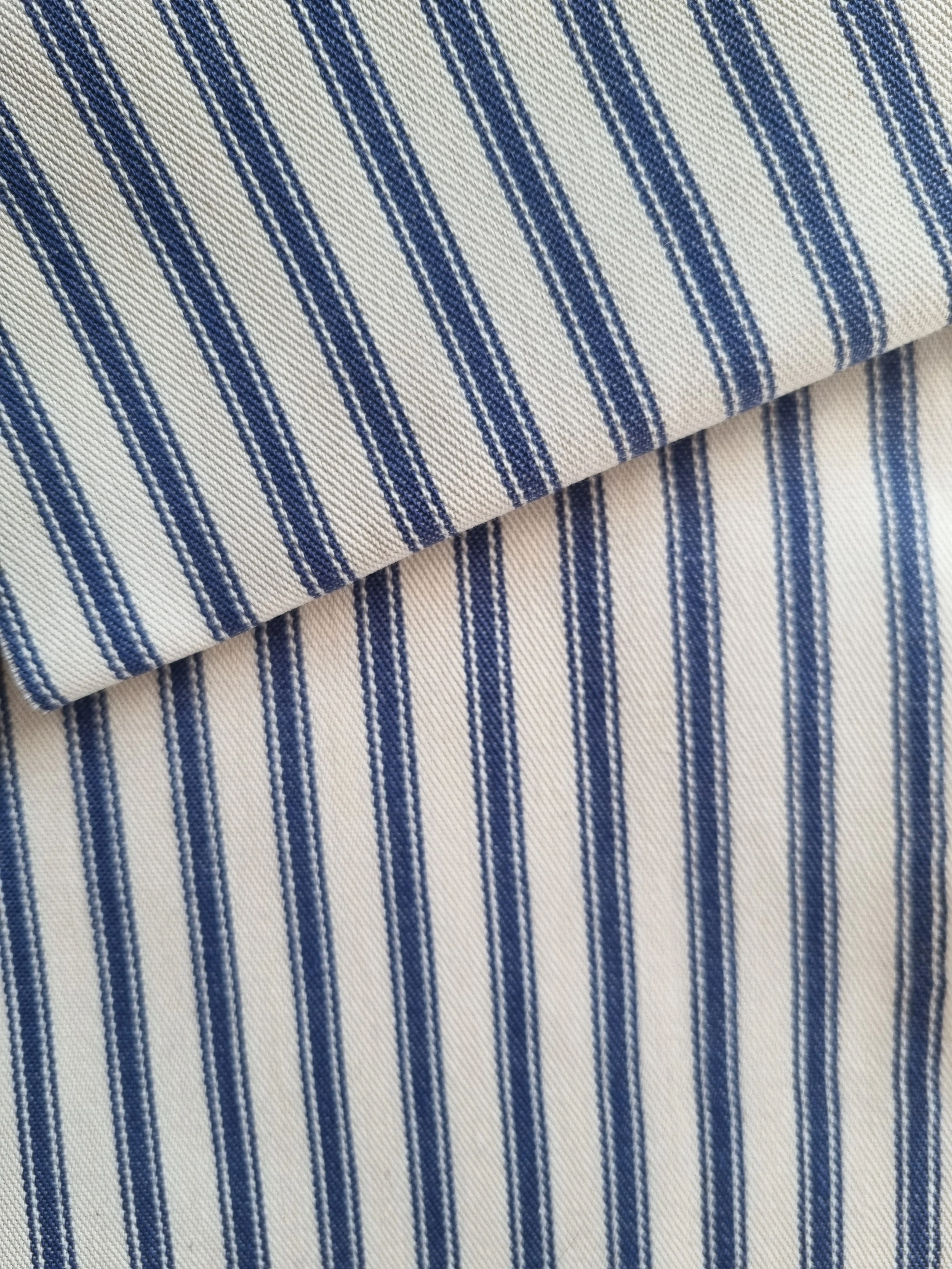 Dog crate set - crate cover, bumper and bed cover - Blue ticking stripe (please read care instructions) - Image 6